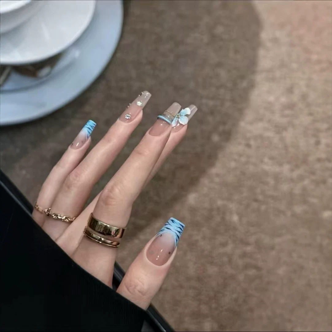 10 faux ongles faits main à pr - Nail Art Zebra Design avis et prix