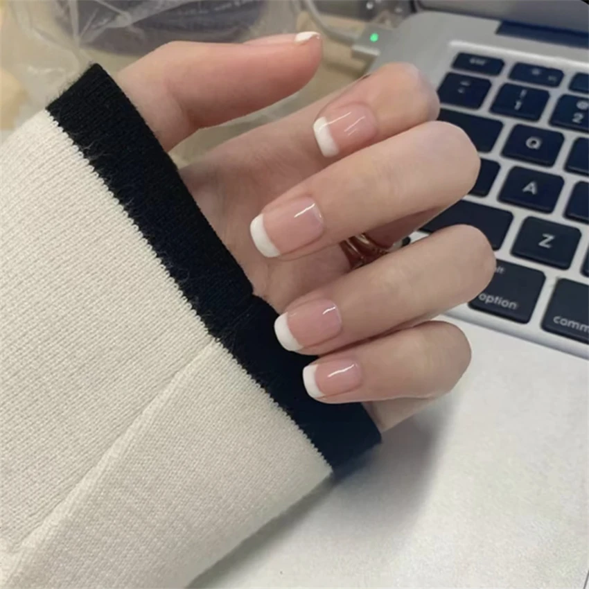 Faux ongles français courts et - Nail Art Pink avis et prix