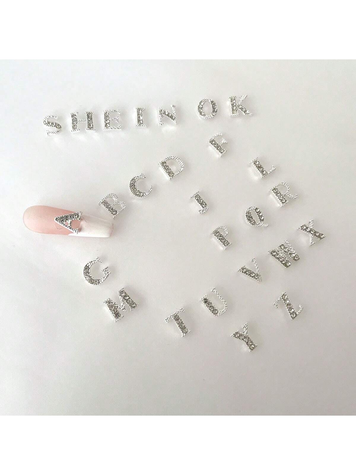 Strass argentés en forme d'alp - Nail Art Zone avis et prix